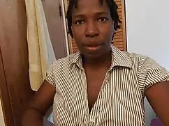 バスルームで筋肉の女の子の楽しみの恋人  ...