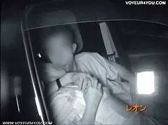 ウクライナの女の子の点滅のバインフレータ ...