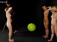 女の子,巨乳,カップルを待っている大きな ...