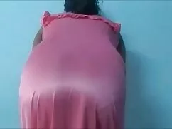 偏狭なペニスの女性の愛する挿入。 アダル ...